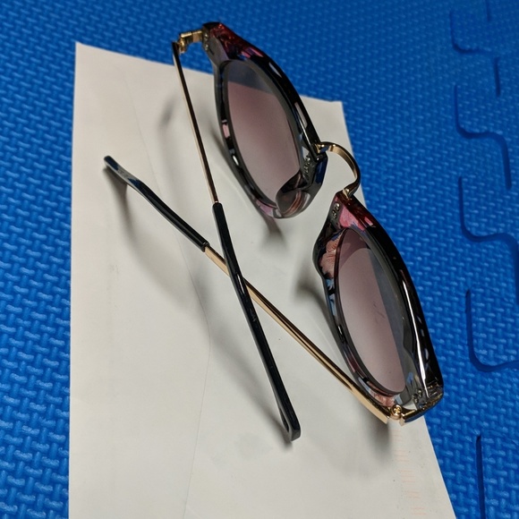 Twice Women Sunglasses - Picture 3 of 8